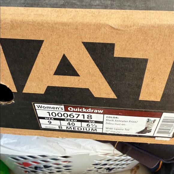 Ariat Turquoise and Black Cowboy Boots - Picture 5 of 5